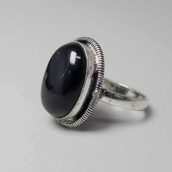 Vintage Black Oval Cabochon Stone Ring, Size 6.5 Silver Tone Band, Bezel Set - Picture 1 of 8